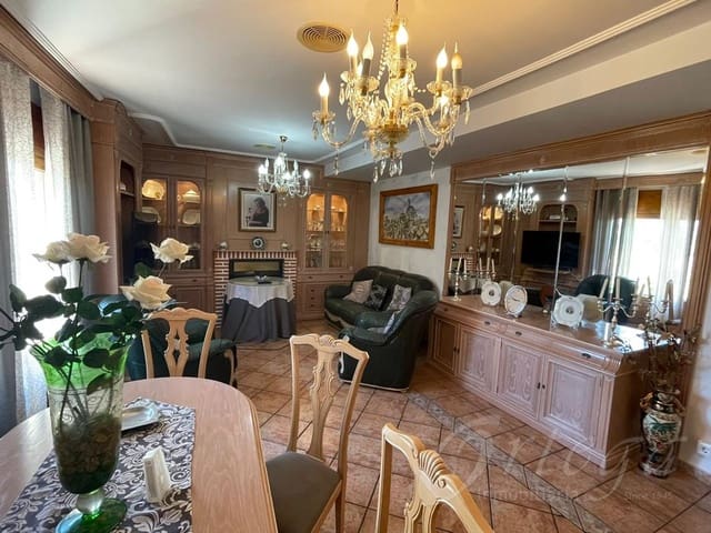 5 bedroom Villa for sale in Cehegín with garage - € 210,000 (Ref: 6419794)