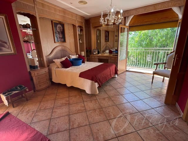 5 bedroom Villa for sale in Cehegín with garage - € 210,000 (Ref: 6419794)