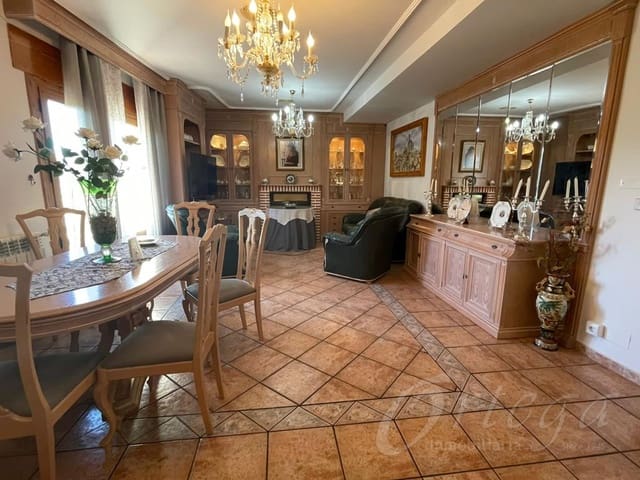 5 bedroom Villa for sale in Cehegín with garage - € 210,000 (Ref: 6419794)