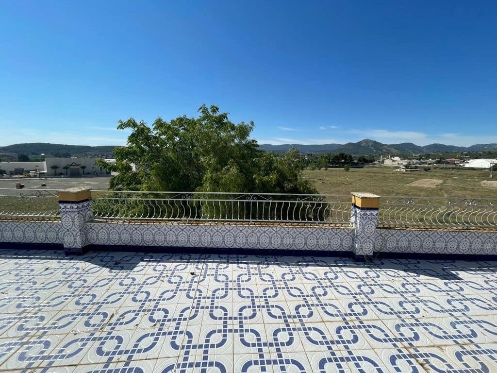 5 bedroom Villa for sale in Cehegin with garage - € 210,000 (Ref: 6419794)