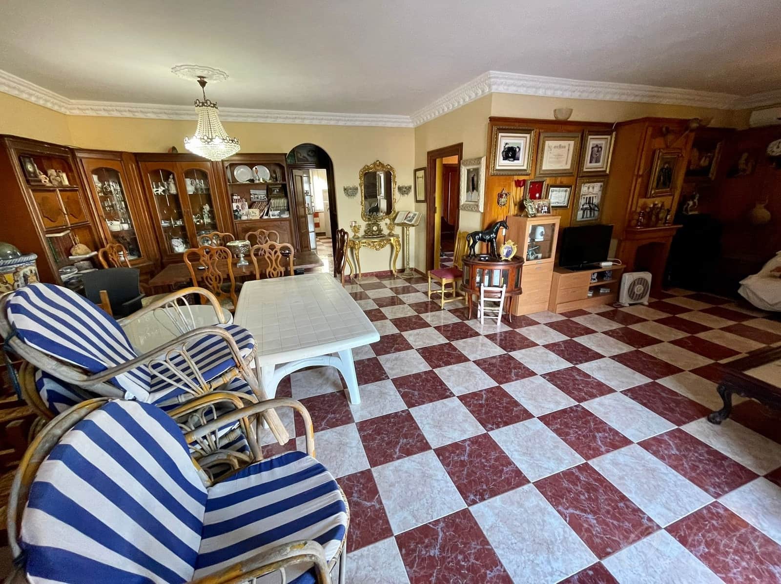 6 bedroom Villa for sale in La Manga del Mar Menor with pool garage - € 450,000 (Ref: 6422132)