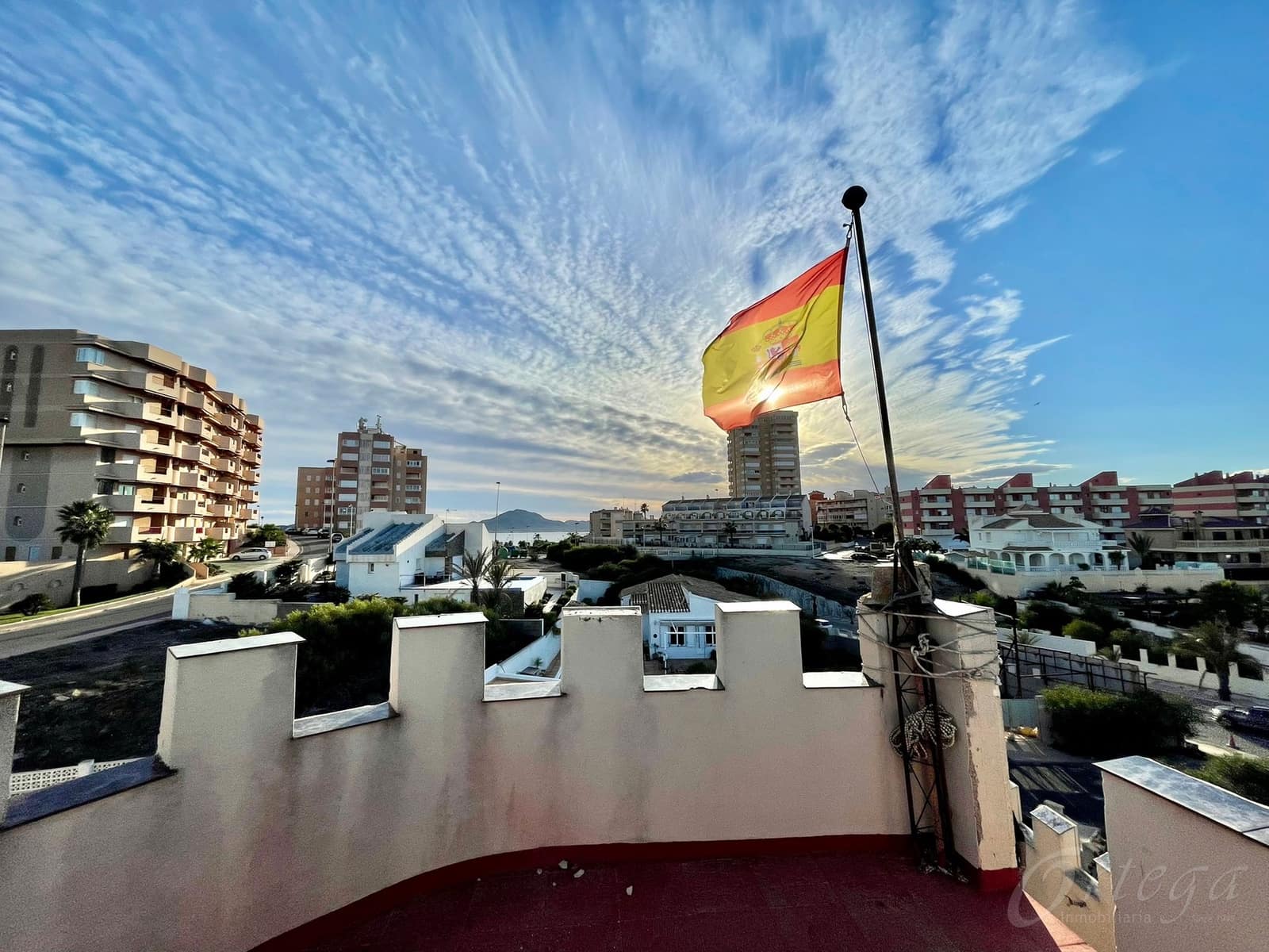 6 bedroom Villa for sale in La Manga del Mar Menor with pool garage - € 450,000 (Ref: 6422132)