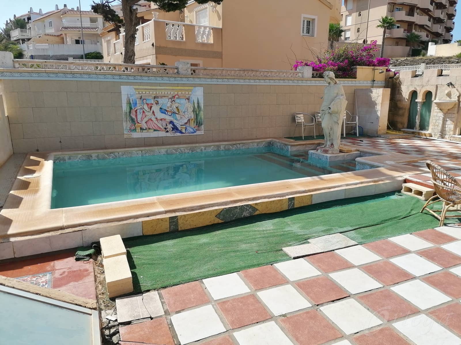 6 bedroom Villa for sale in La Manga del Mar Menor with pool garage - € 450,000 (Ref: 6422132)