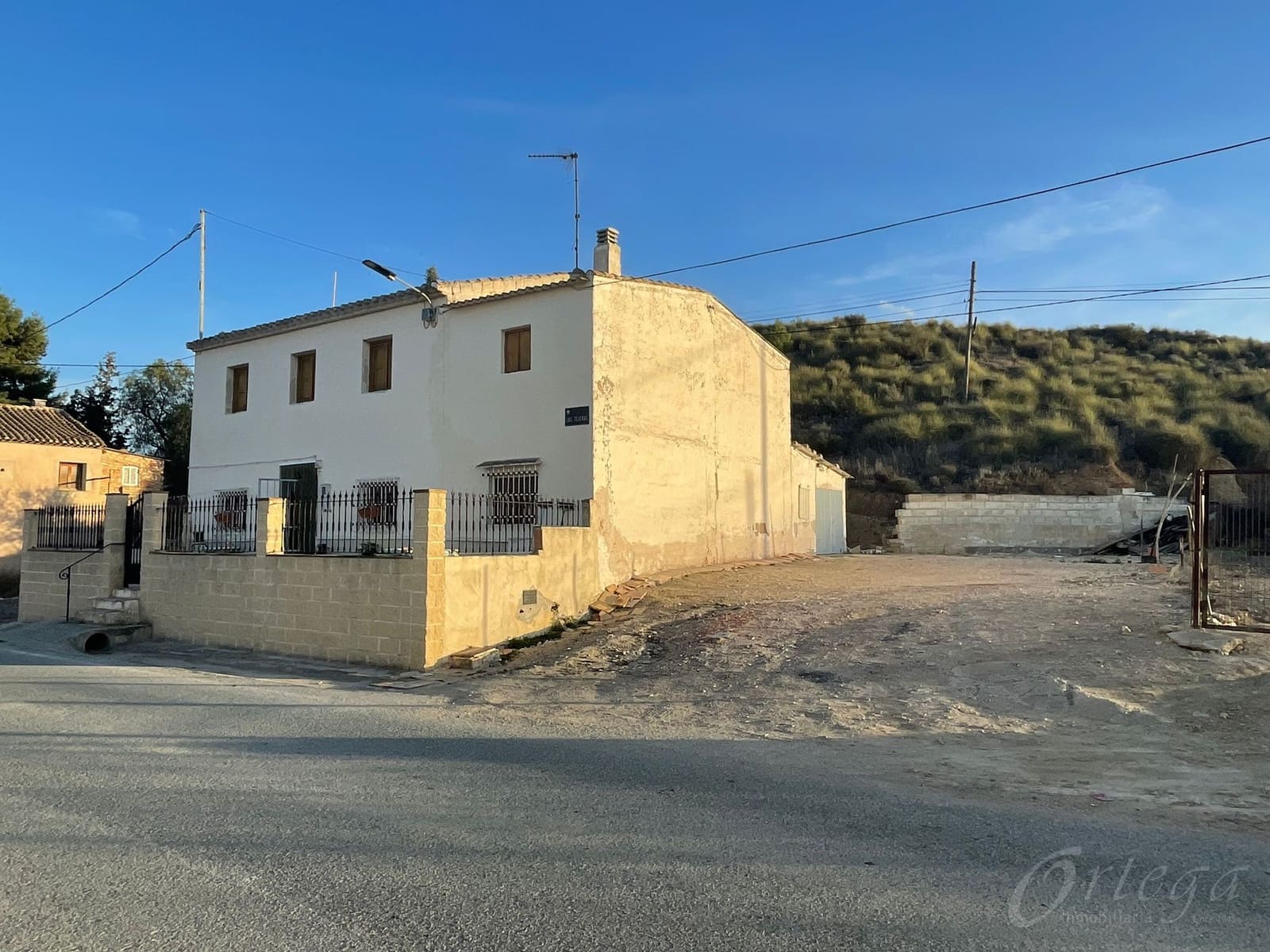 3 bedroom Finca/Country House for sale in Valentin with garage - € 65,000 (Ref: 6688513)