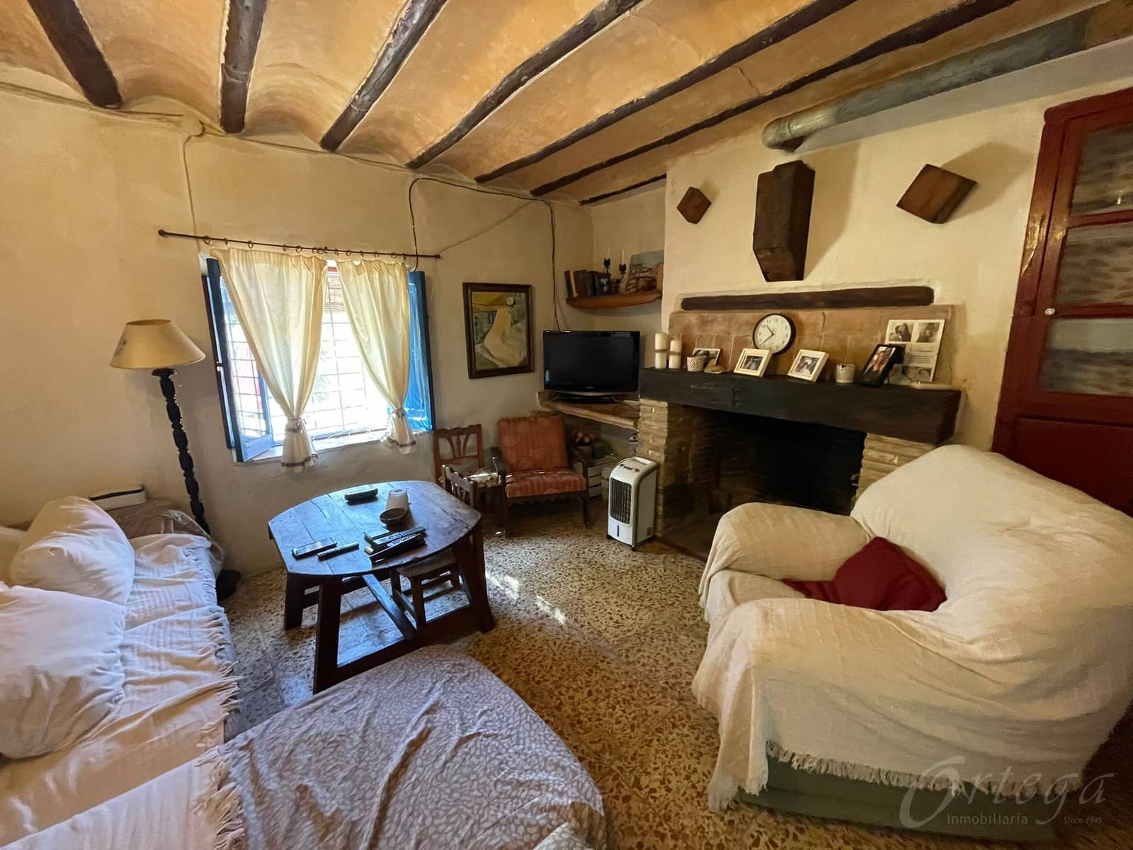 8 bedroom Finca/Country House for sale in Cehegin - € 220,000 (Ref: 7007536)