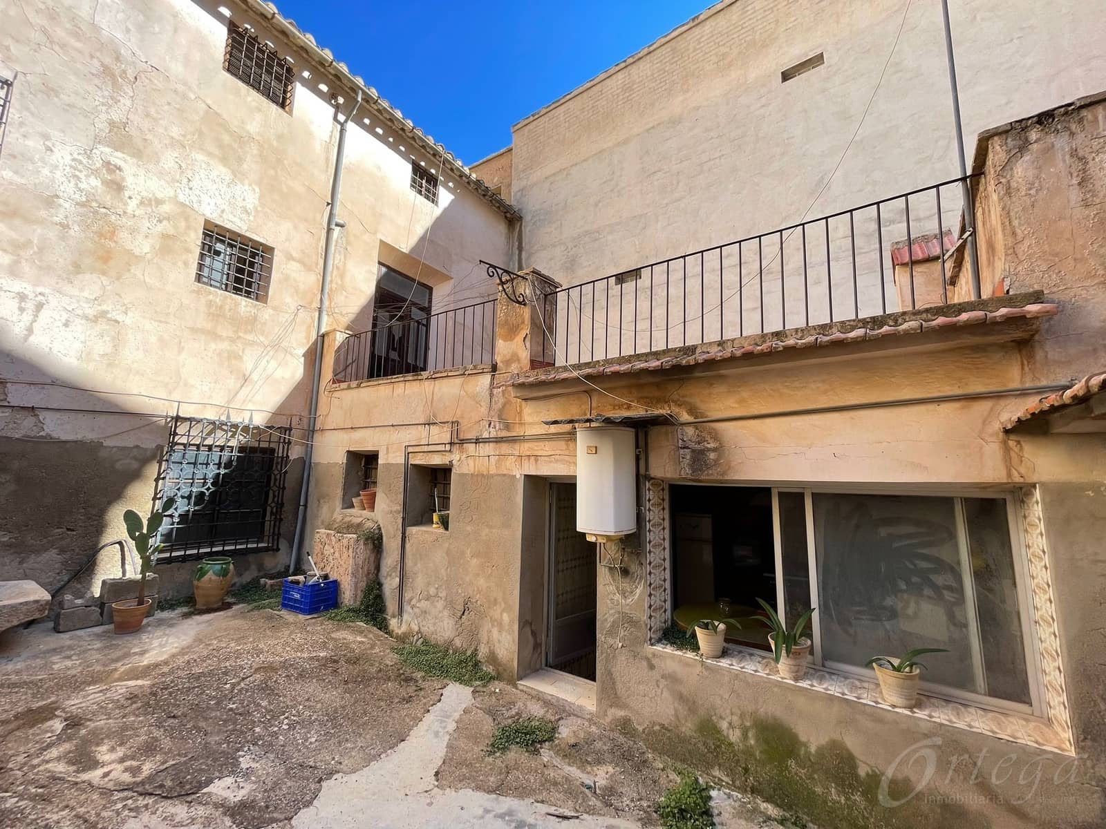 10 bedroom Hotel for sale in Mula with garage - € 245,000 (Ref: 7246967)