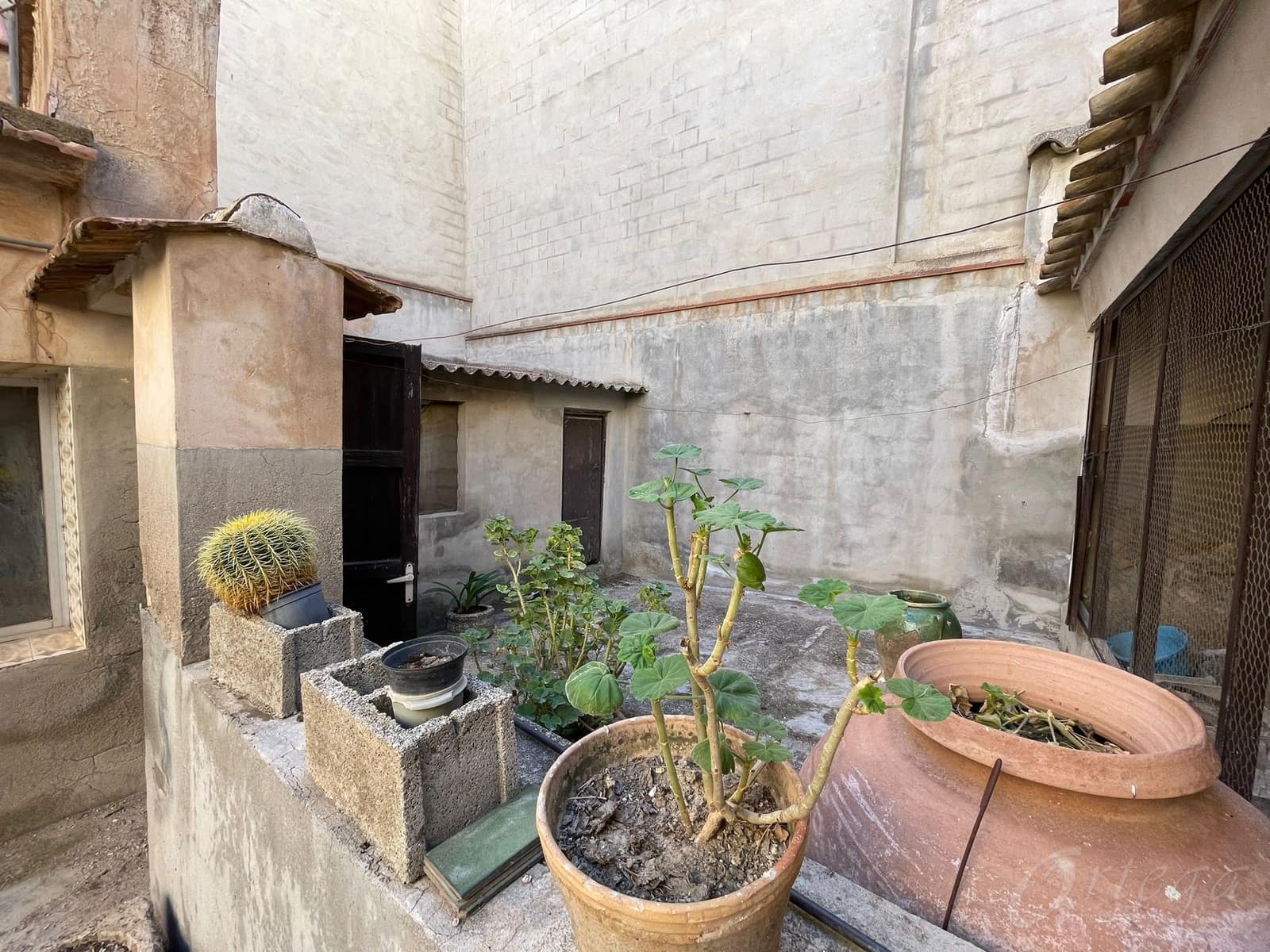 10 bedroom Hotel for sale in Mula with garage - € 245,000 (Ref: 7246967)