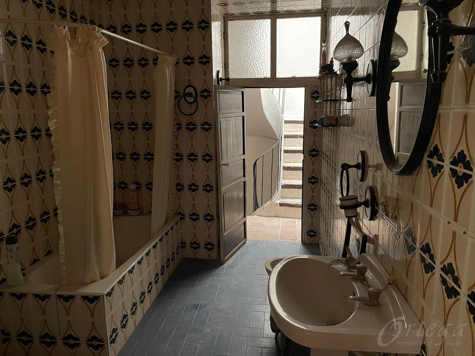 10 bedroom Hotel for sale in Mula with garage - € 245,000 (Ref: 7246967)