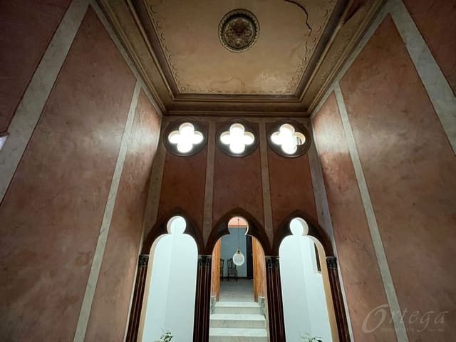 10 soverom Hotell til salgs i Mula med garasje - € 245 000 (Ref: 7246967)