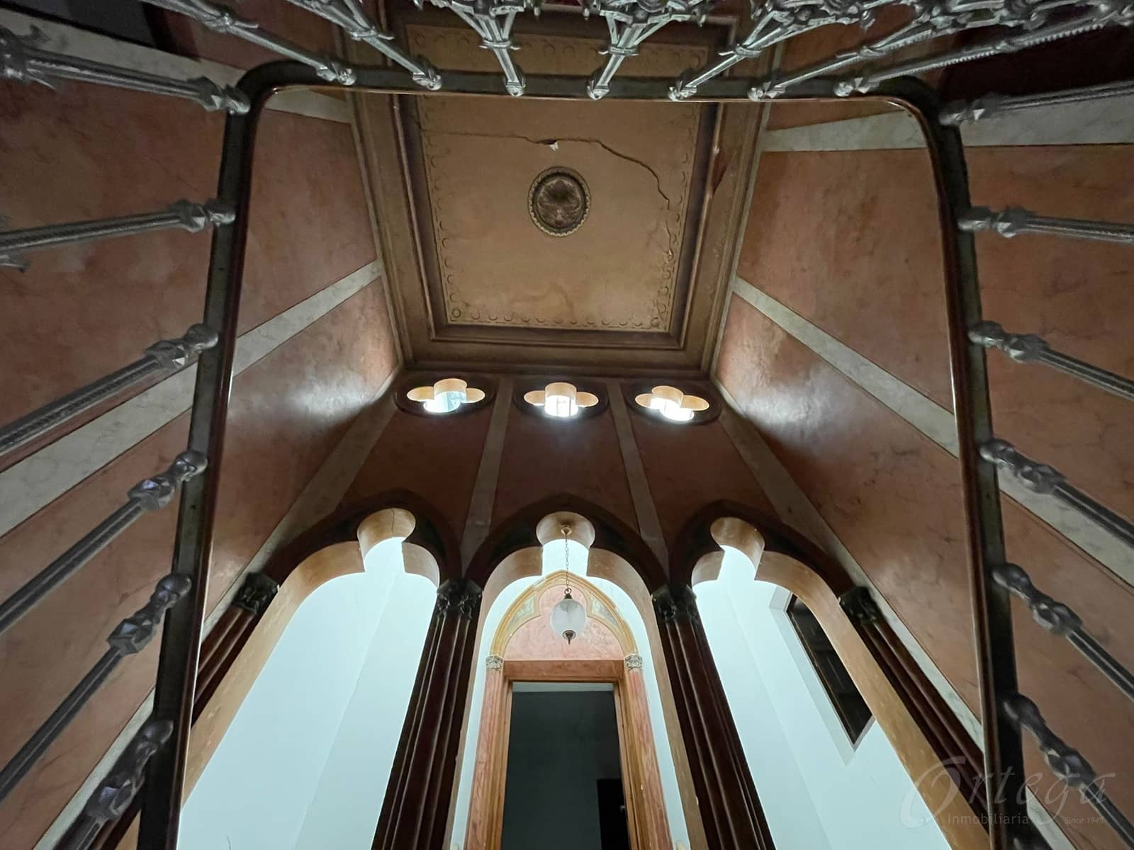 10 bedroom Hotel for sale in Mula with garage - € 245,000 (Ref: 7246967)