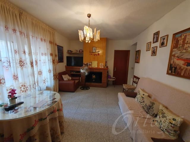Casa de 4 habitaciones en Cehegín en venta con garaje - 70.000 € (Ref: 7246976)