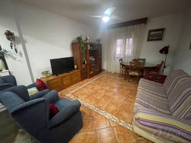 3 bedroom Flat for sale in Cehegín - € 70,000 (Ref: 7757030)