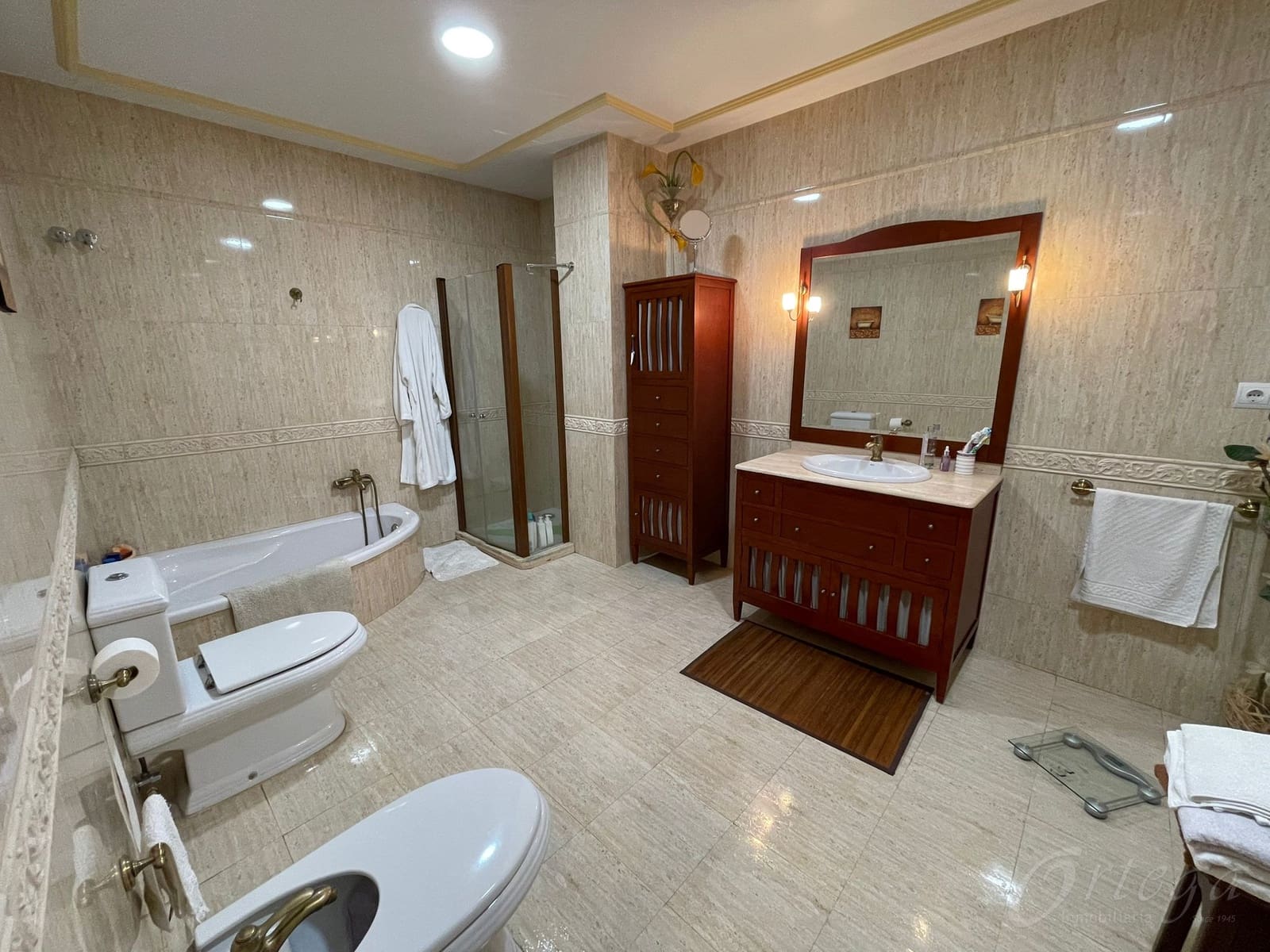 5 makuuhuone Huvila myytävänä paikassa Cehegin mukana 
autotalli - 249 000 € (Ref: 7757048)