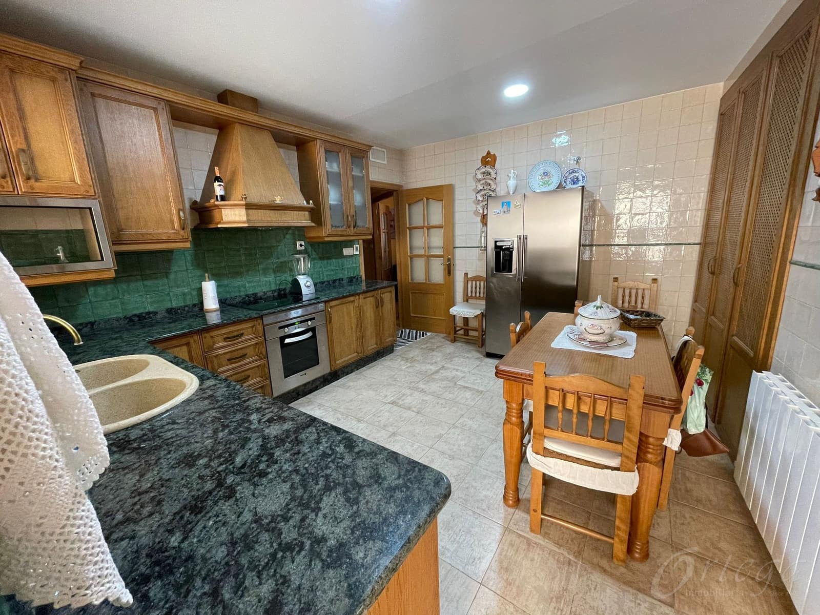 5 makuuhuone Huvila myytävänä paikassa Cehegin mukana 
autotalli - 249 000 € (Ref: 7757048)