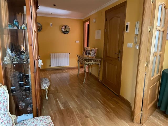 5 makuuhuone Huvila myytävänä paikassa Cehegín mukana 
autotalli - 249 000 € (Ref: 7757048)