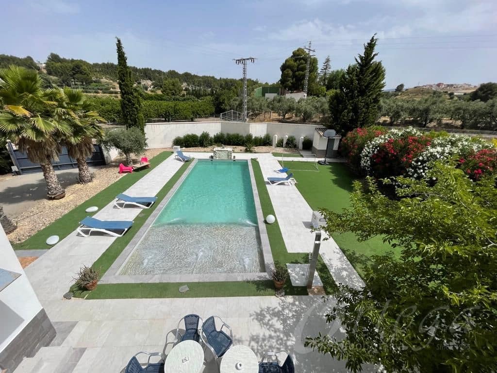 5 makuuhuone Maalaistalo myytävänä paikassa Cehegin mukana uima-altaan 
autotalli - 450 000 € (Ref: 8197074)