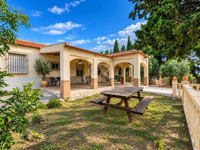 4 slaapkamer Finca/Landhuis te koop in Caravaca de la Cruz met zwembad garage - € 215.000 (Ref: 8532801)