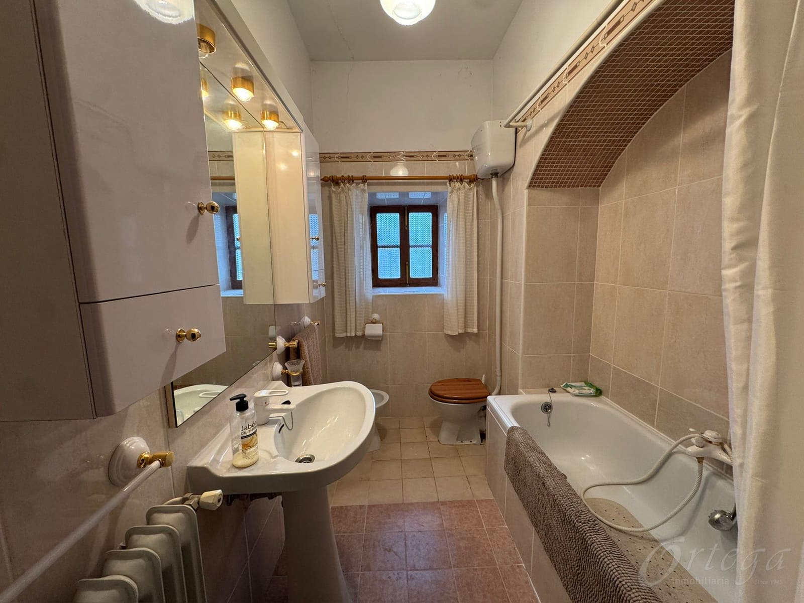 6 makuuhuone Omakotitalo myytävänä paikassa Cehegin mukana 
autotalli - 95 000 € (Ref: 9486960)