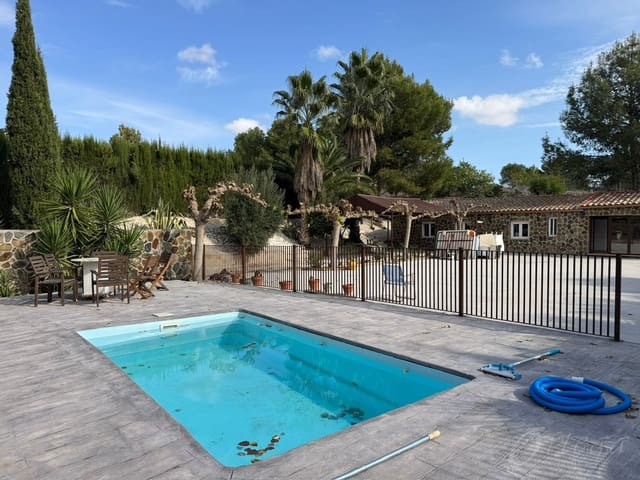 2 bedroom Finca/Country House for rent in Cehegín with pool garage - € 650 (Ref: 9486964)