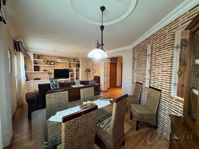 Casa de 4 habitaciones en Cehegín en venta con garaje - 230.000 € (Ref: 9486966)