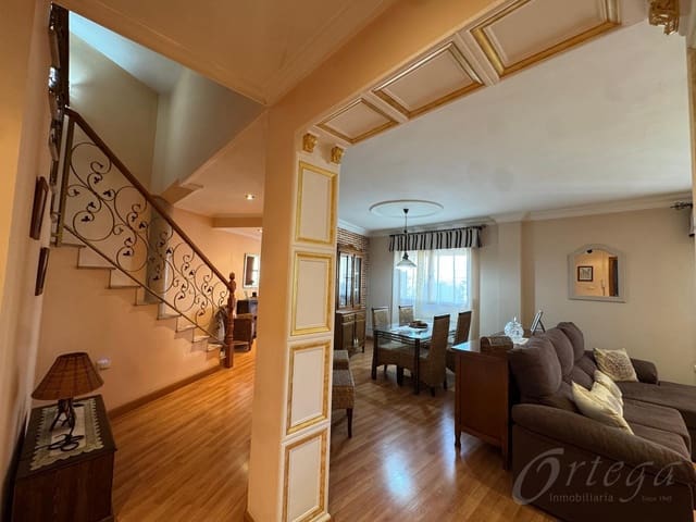 Casa de 4 habitaciones en Cehegín en venta con garaje - 230.000 € (Ref: 9486966)