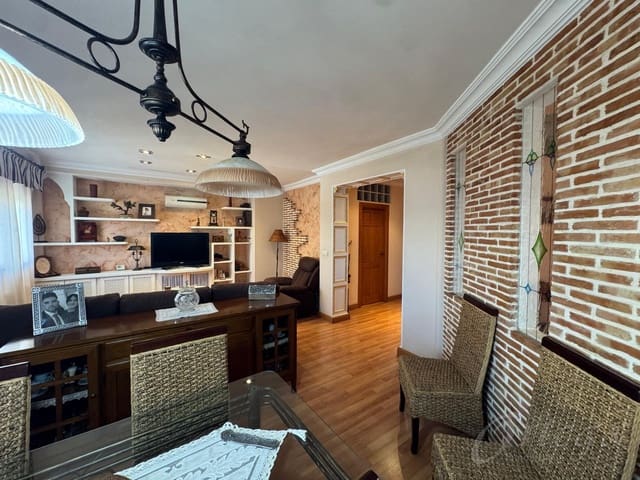 Casa de 4 habitaciones en Cehegín en venta con garaje - 230.000 € (Ref: 9486966)