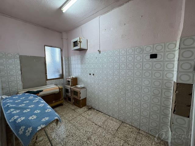 Casa de 4 habitaciones en Cehegín en venta con garaje - 59.500 € (Ref: 9486969)