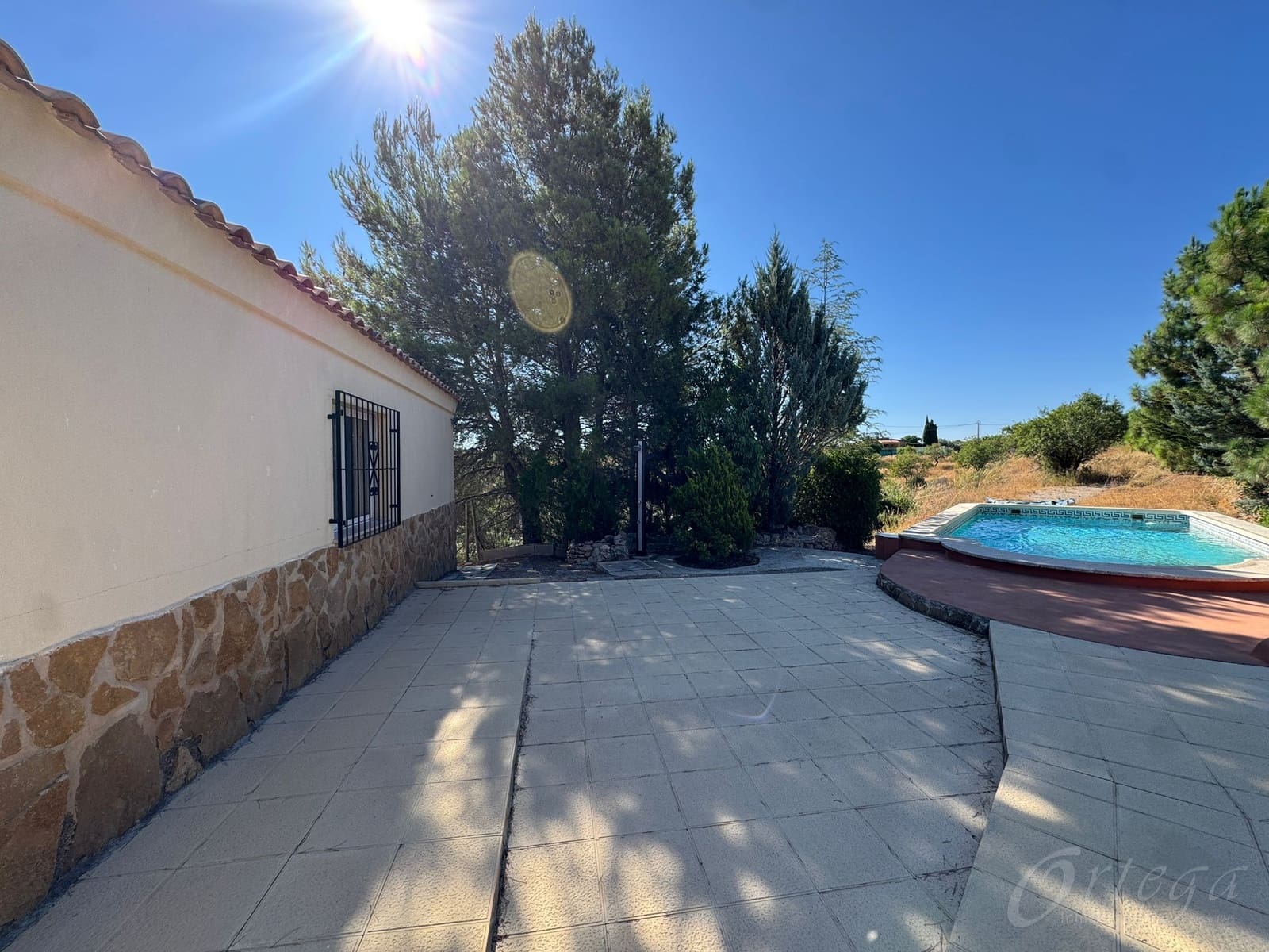 3 makuuhuone Maalaistalo myytävänä paikassa Benablon mukana uima-altaan 
autotalli - 185 000 € (Ref: 9486971)