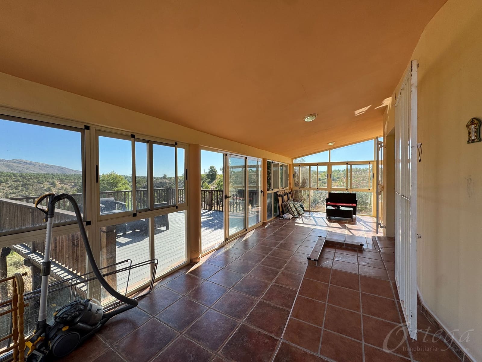 3 makuuhuone Maalaistalo myytävänä paikassa Benablon mukana uima-altaan 
autotalli - 185 000 € (Ref: 9486971)