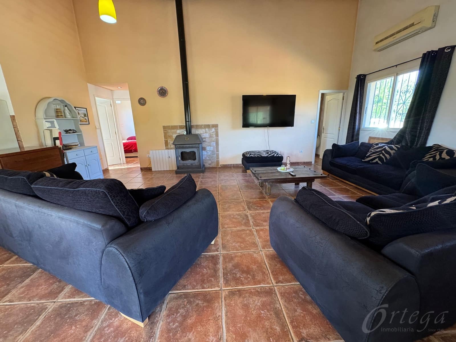 3 makuuhuone Maalaistalo myytävänä paikassa Benablon mukana uima-altaan 
autotalli - 185 000 € (Ref: 9486971)