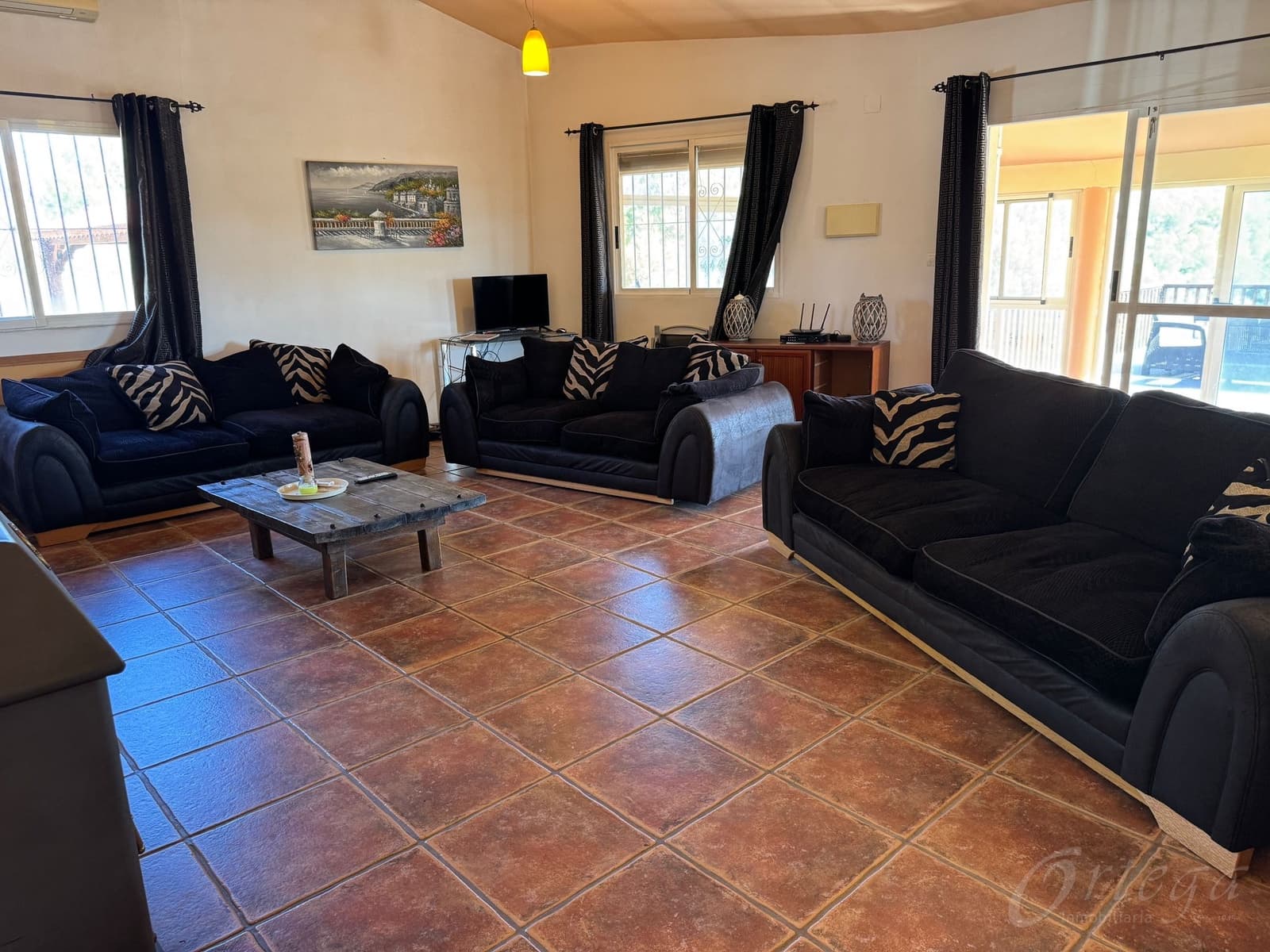 3 makuuhuone Maalaistalo myytävänä paikassa Benablon mukana uima-altaan 
autotalli - 185 000 € (Ref: 9486971)