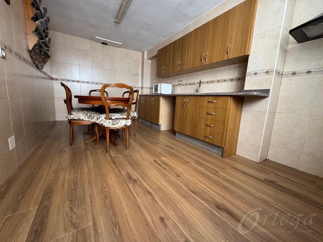 4 quarto Casa em Banda para venda em Cehegín com garagem - 170 000 € (Ref: 9486981)