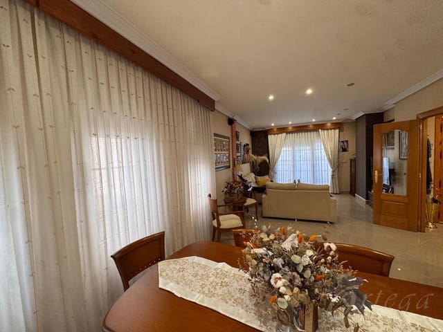 6 soveværelse Villa til salg i Caravaca de la Cruz med garage - € 399.500 (Ref: 9694501)