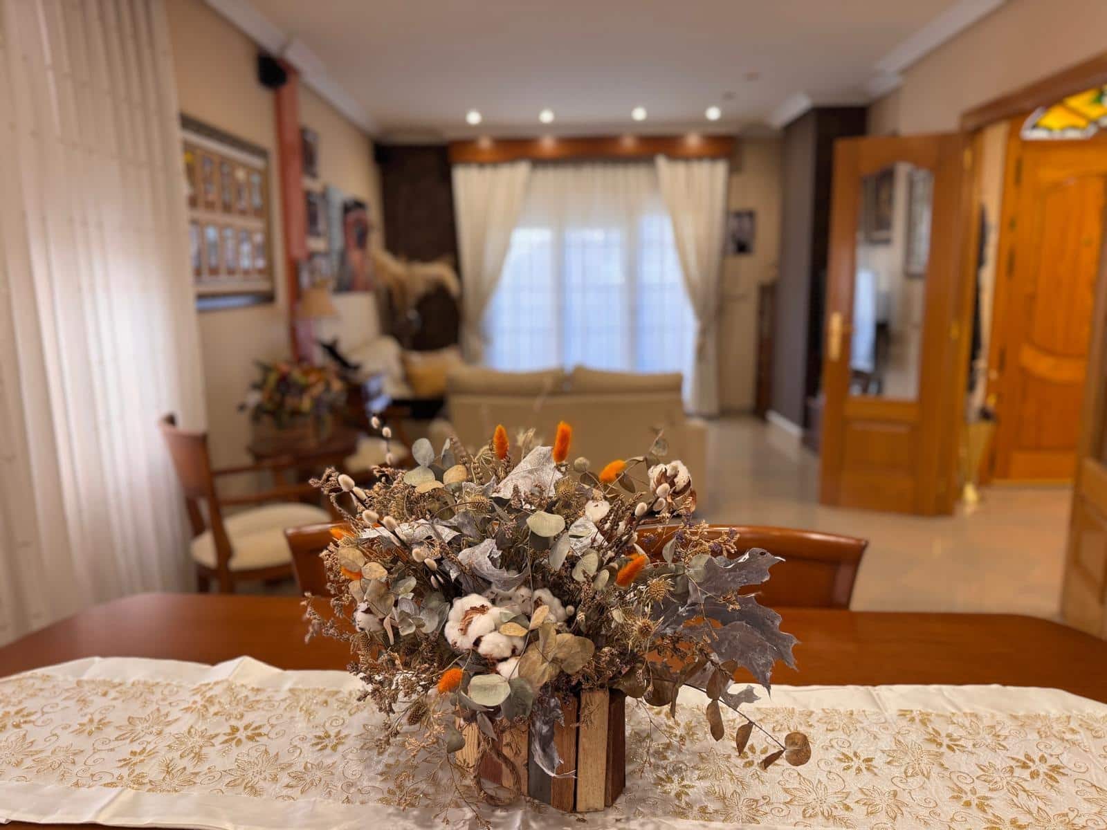 6 bedroom Villa for sale in Caravaca de la Cruz with garage - € 399,500 (Ref: 9694501)