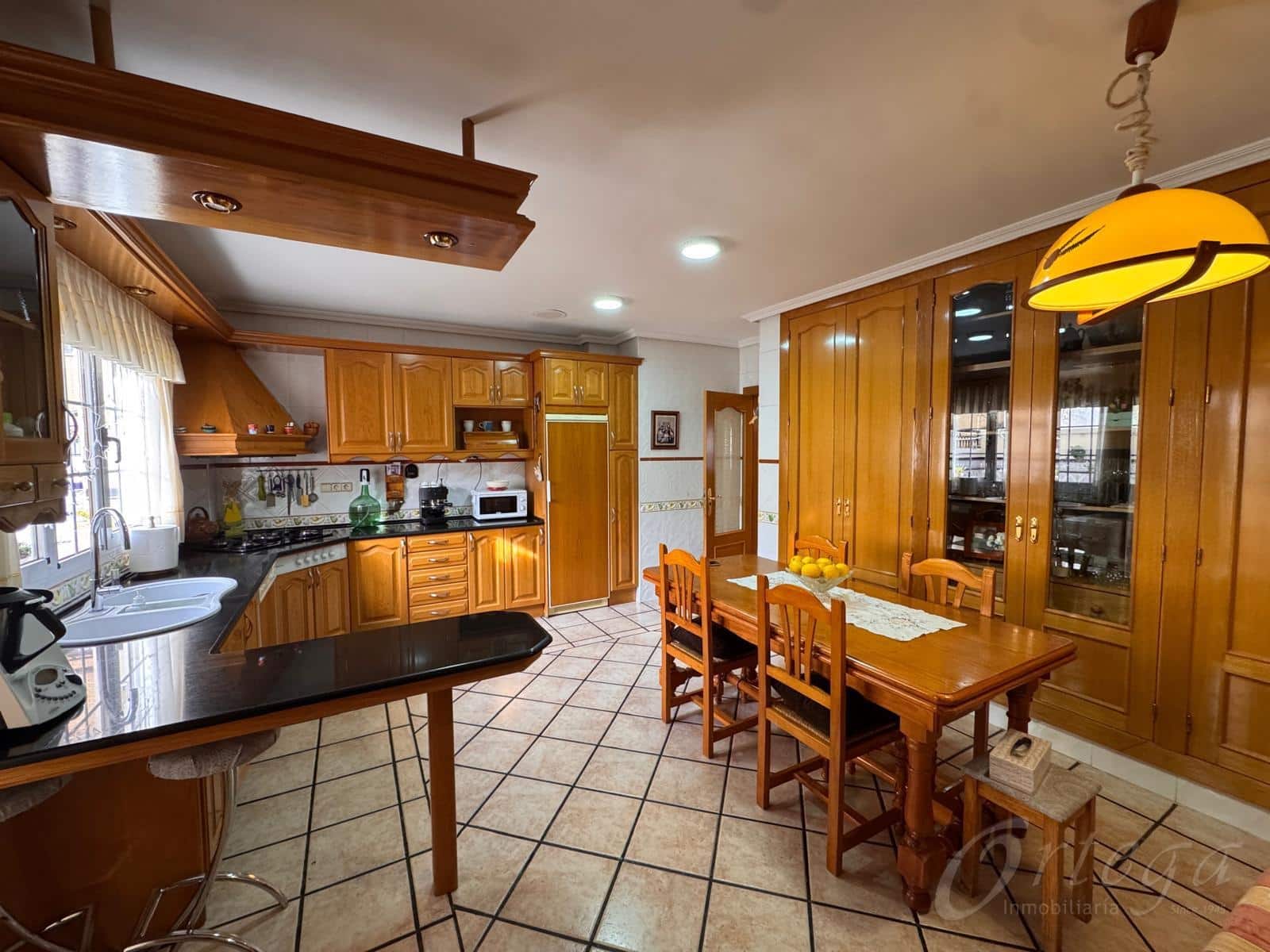 6 bedroom Villa for sale in Caravaca de la Cruz with garage - € 399,500 (Ref: 9694501)