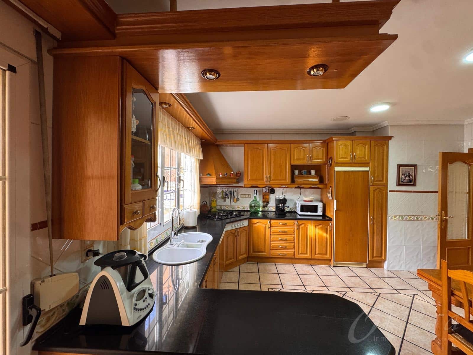 6 bedroom Villa for sale in Caravaca de la Cruz with garage - € 399,500 (Ref: 9694501)