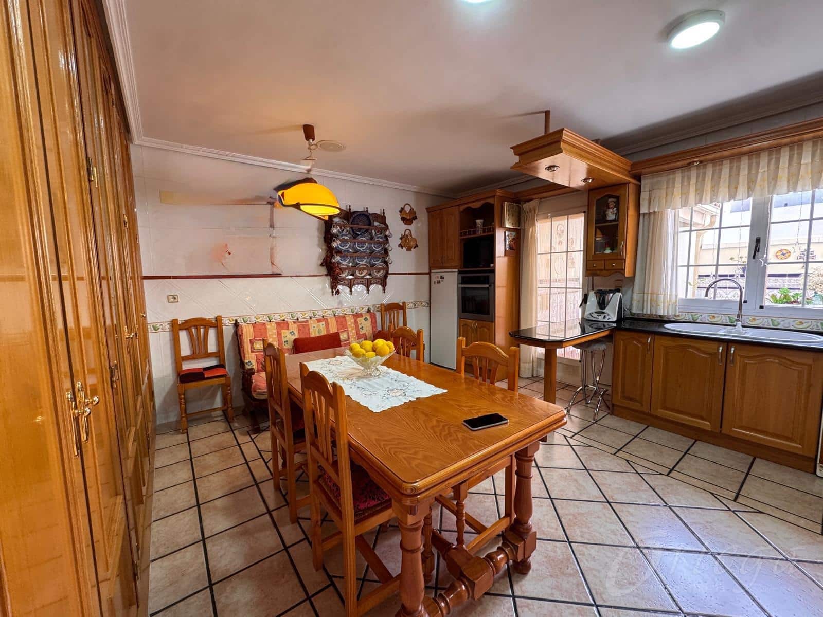 6 bedroom Villa for sale in Caravaca de la Cruz with garage - € 399,500 (Ref: 9694501)