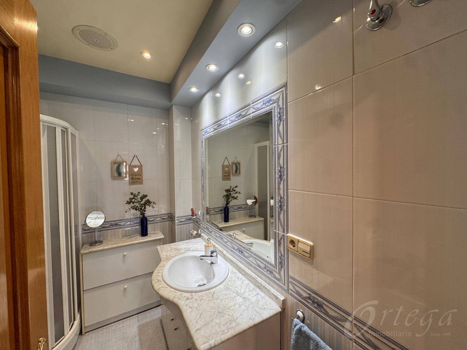 6 bedroom Villa for sale in Caravaca de la Cruz with garage - € 399,500 (Ref: 9694501)