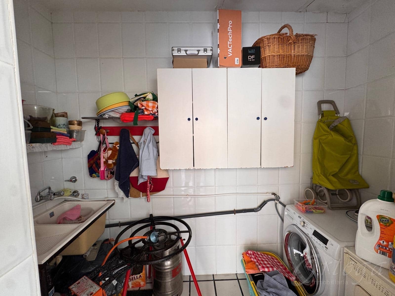 6 bedroom Villa for sale in Caravaca de la Cruz with garage - € 399,500 (Ref: 9694501)