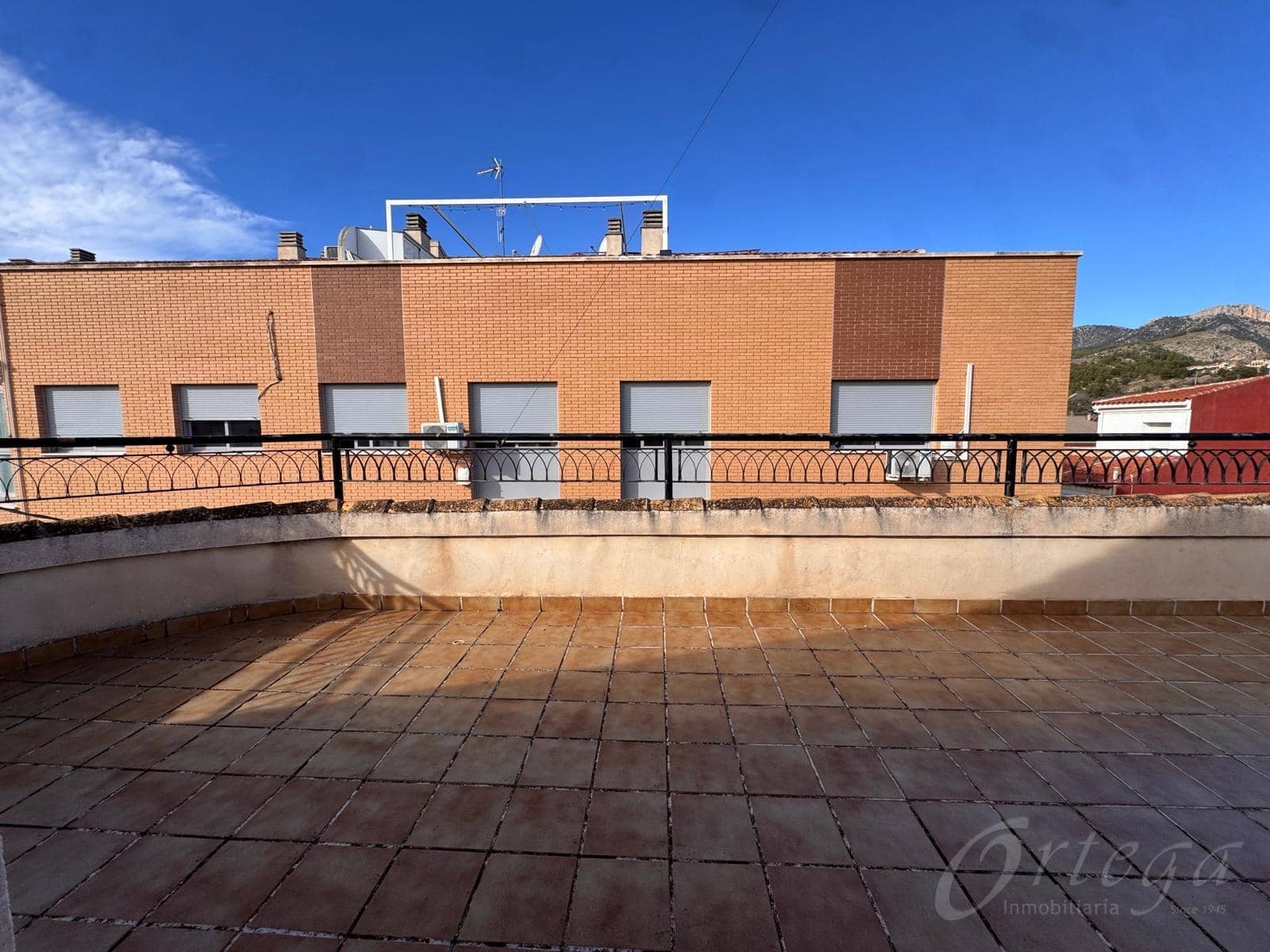 6 bedroom Villa for sale in Caravaca de la Cruz with garage - € 399,500 (Ref: 9694501)