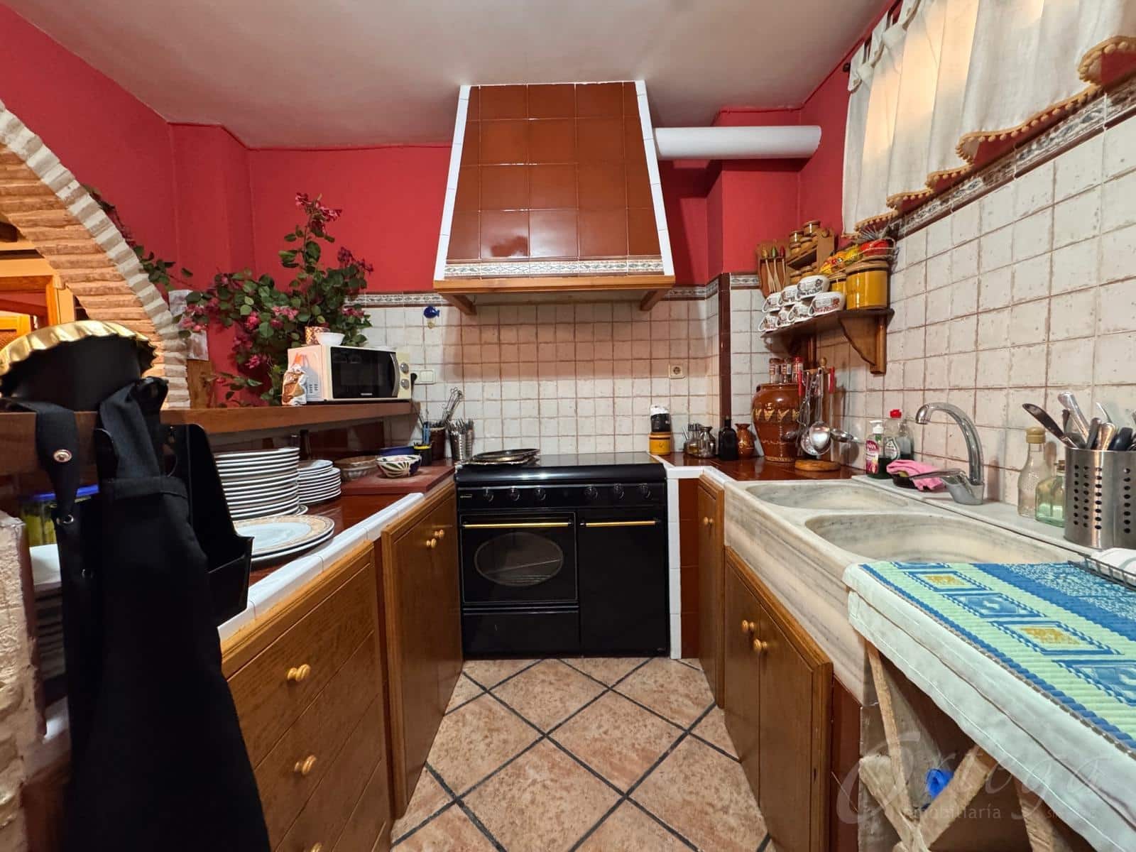 6 bedroom Villa for sale in Caravaca de la Cruz with garage - € 399,500 (Ref: 9694501)