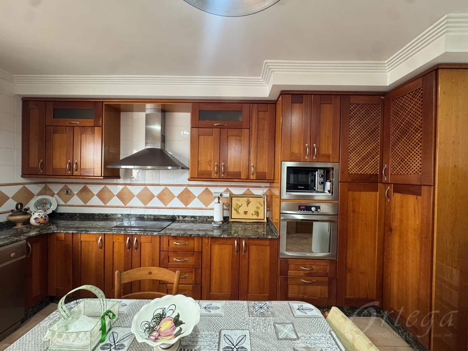 5 bedroom Villa for sale in Cehegin with garage - € 230,000 (Ref: 9694503)