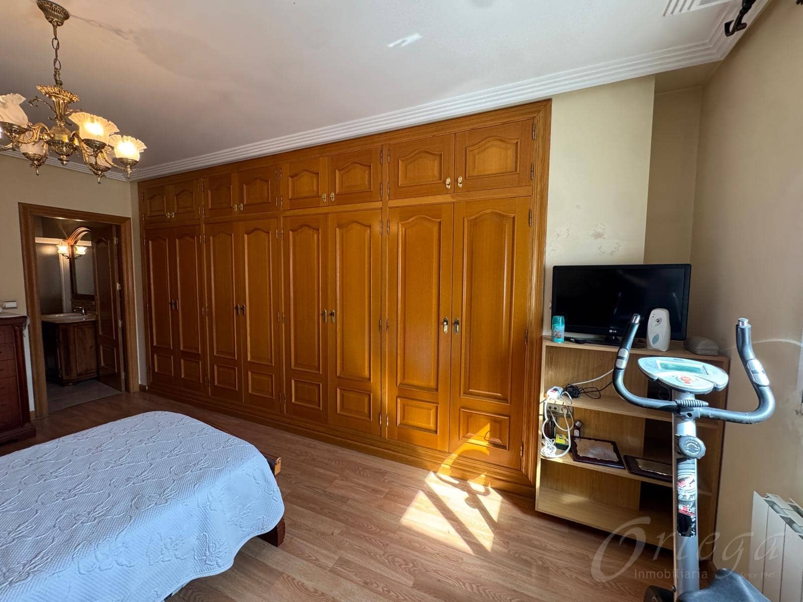 5 bedroom Villa for sale in Cehegin with garage - € 230,000 (Ref: 9694503)