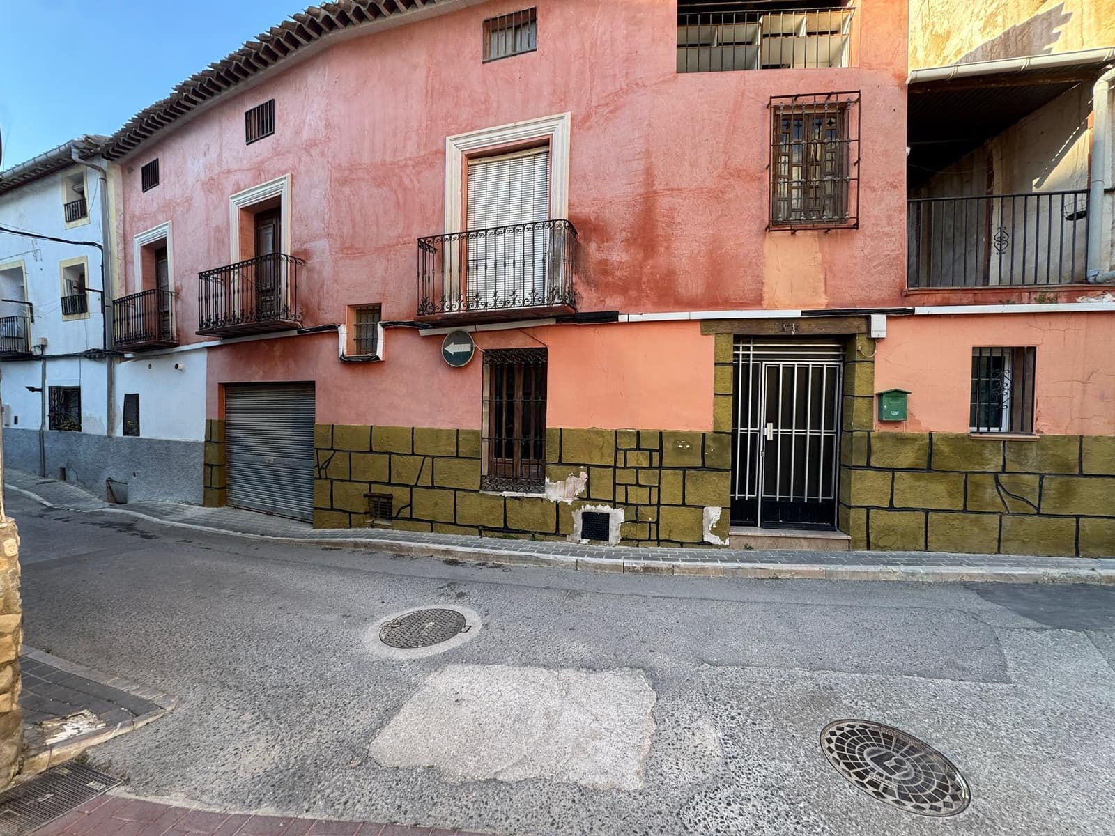 4 soveværelse Byhus til salg i Cehegin med garage - € 60.000 (Ref: 9714345)