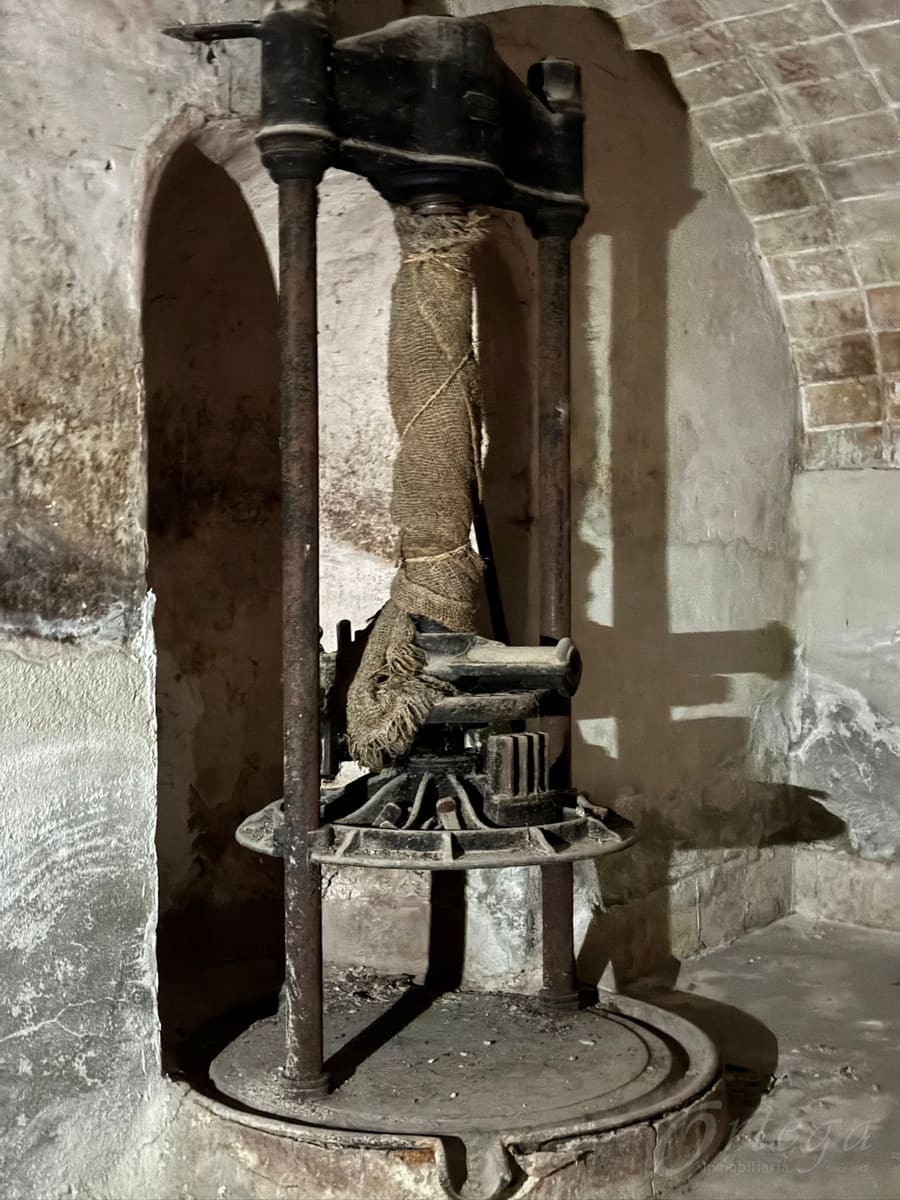 6 bedroom Townhouse for sale in Bullas - € 150,000 (Ref: 9778459)