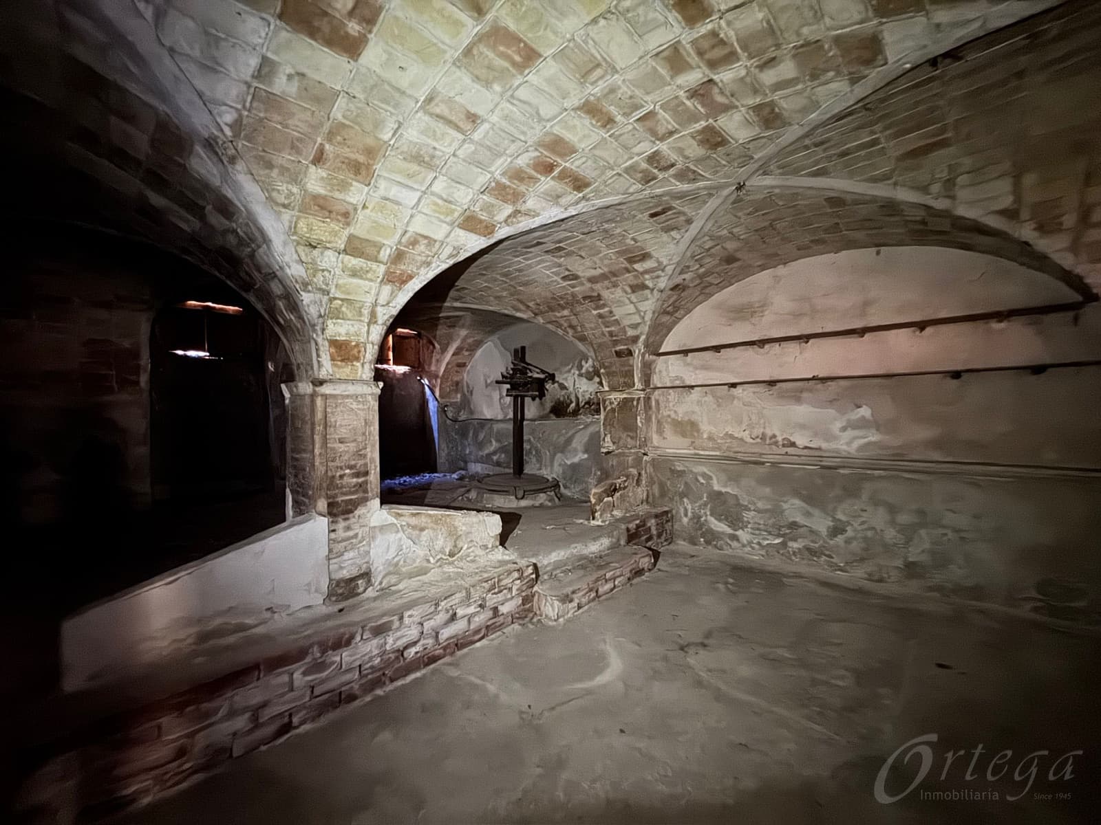 6 bedroom Townhouse for sale in Bullas - € 150,000 (Ref: 9778459)