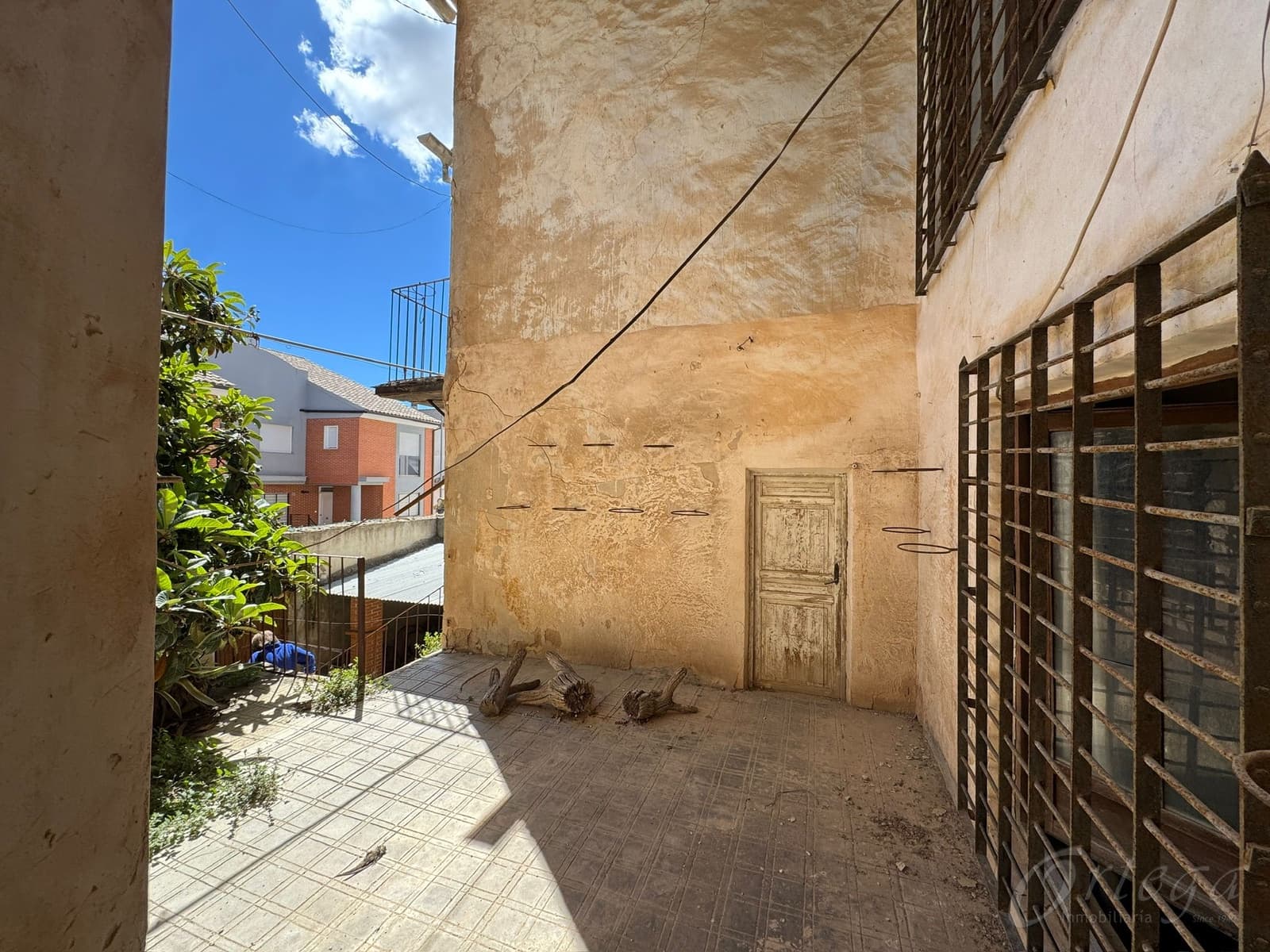 6 bedroom Townhouse for sale in Bullas - € 150,000 (Ref: 9778459)