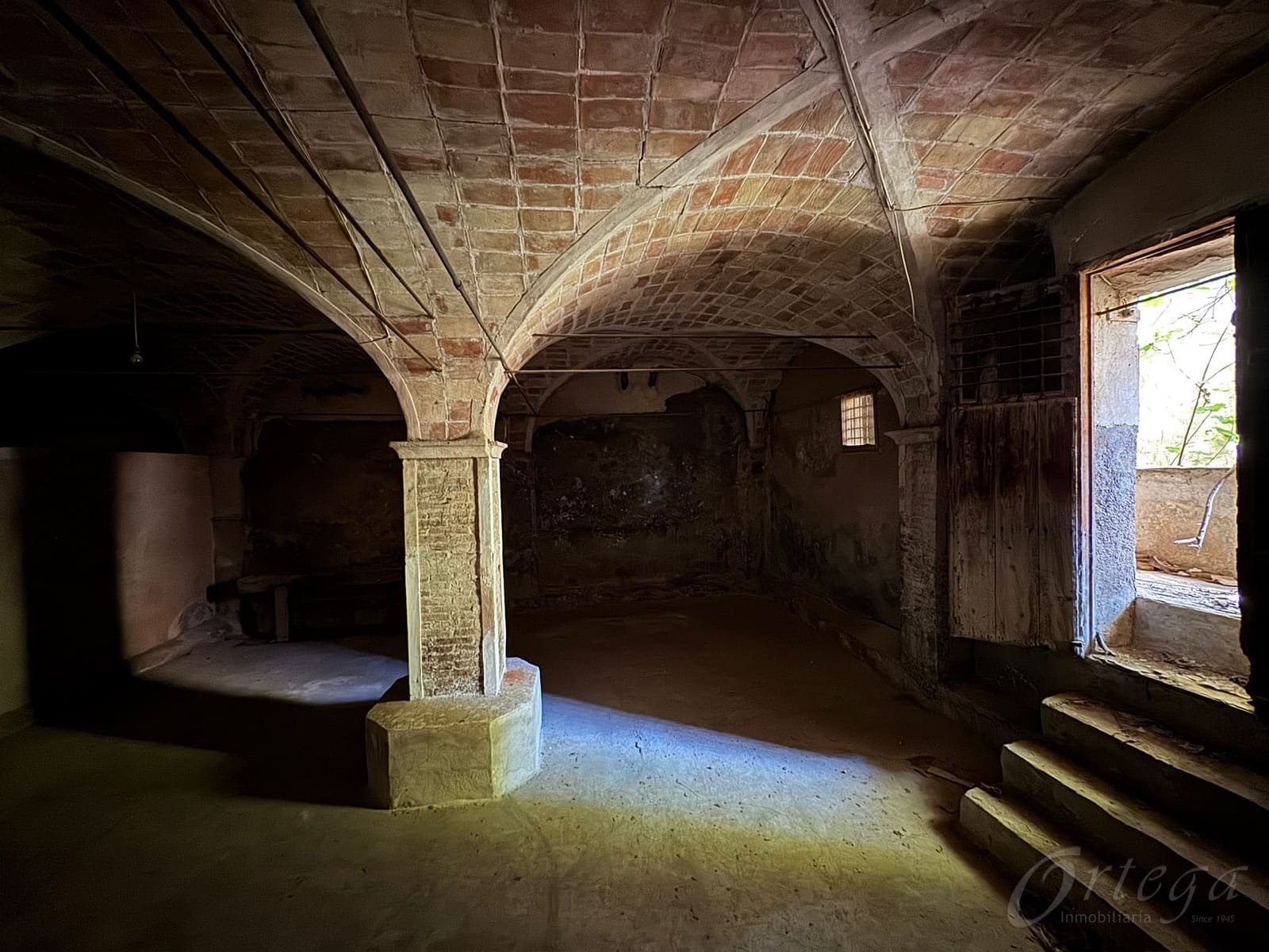 6 bedroom Townhouse for sale in Bullas - € 150,000 (Ref: 9778459)