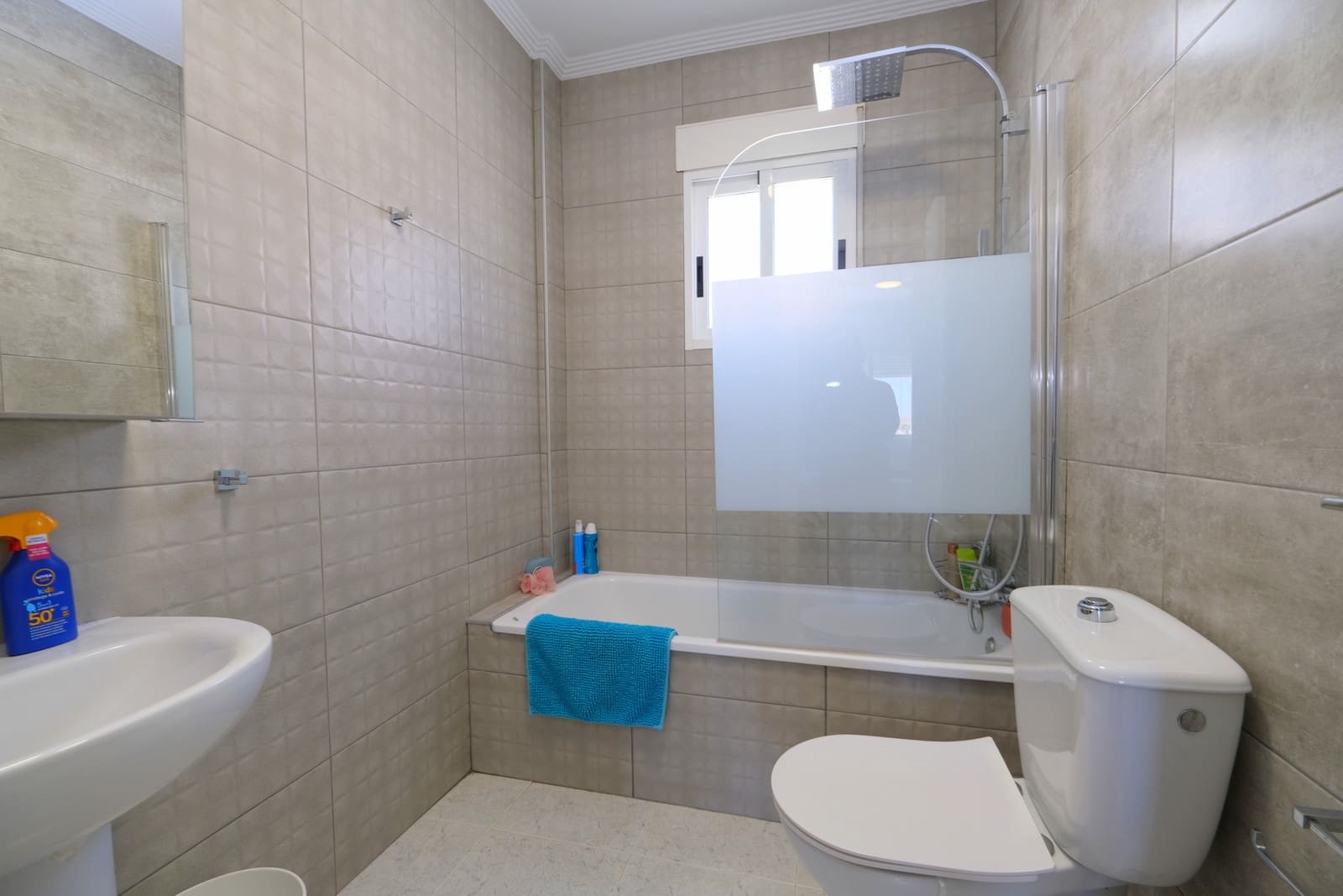 5 soveværelse Villa til salg i Villamartin med swimmingpool garage - € 495.000 (Ref: 10003491)
