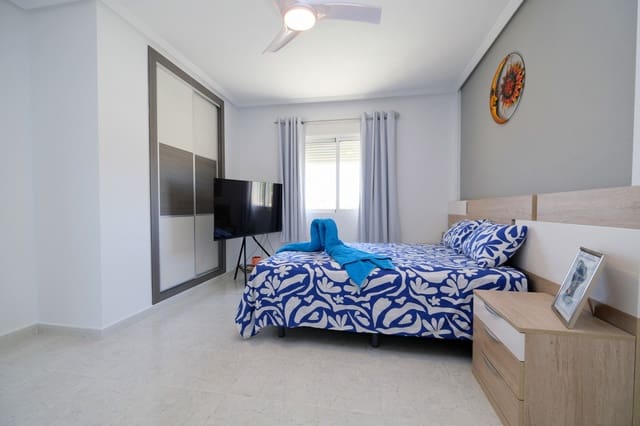 5 soveværelse Villa til salg i Villamartin, Orihuela med swimmingpool garage - € 495.000 (Ref: 10003491)